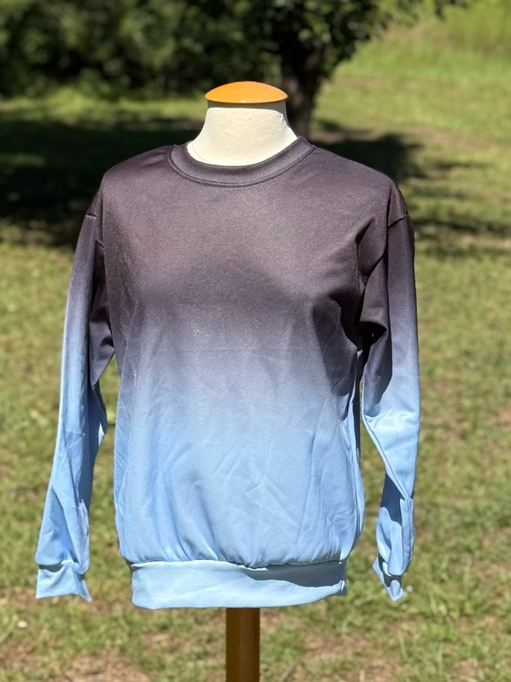 NWOT Men's Ombre Crewneck Sweater - Light Blue to Charcoal Size XS (CMB0003)